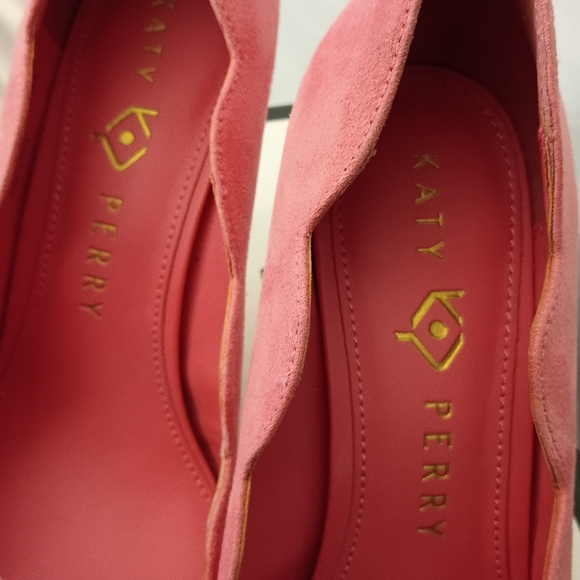Katy Perry The Dina Microsuede Pink Scalloped Pointed Toe Pumps 6.5 - Picture 5 of 7